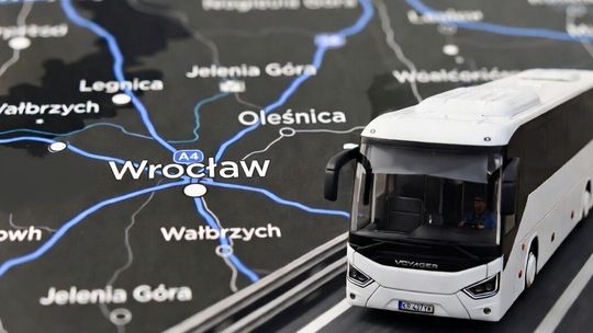BURZA WOKÓŁ WYCIECZEK. CZY TO POLITYCZNY NEPOTYZM?