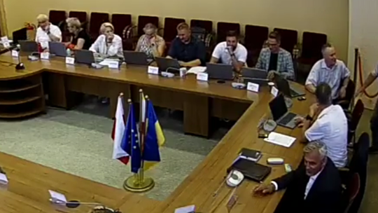 Chce usunięcia flagi Ukrainy z sali obrad Rady Miejskiej Oleśnicy