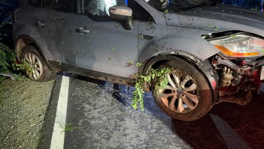 Gorący dzień dla strażaków z Grabowna Wielkiego: pożar stodoły i poważny wypadek. Lądował śmigłowiec LPR