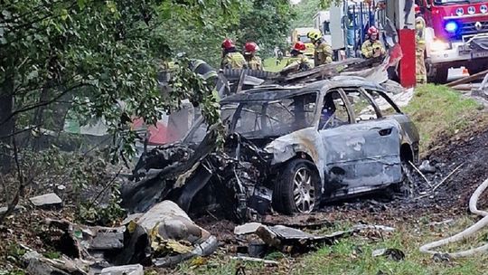 Subaru stanęło w ogniu. Jedna osoba nie żyje