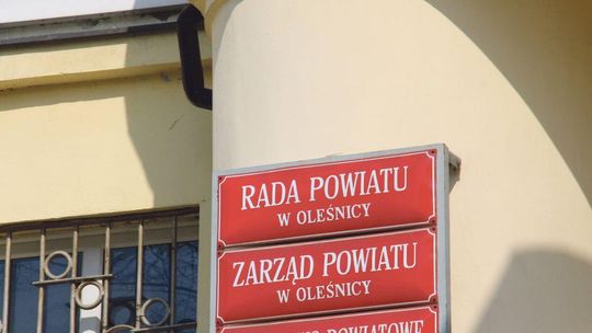 TRZĘSIENIE ZIEMI W STAROSTWIE: WIELKA ROSZADA PERSONALNA
