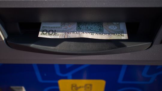 Włam do bankomatu – sprawcy dostali się przez piekarnię
