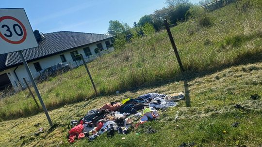 Zamiast trawy „skosili” ubrania? SDM zaprzecza