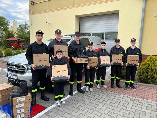 Strażacy ochotnicy z nowym sprzętem