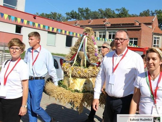 Burmistrz Sycowa na dożynkach powiatowych