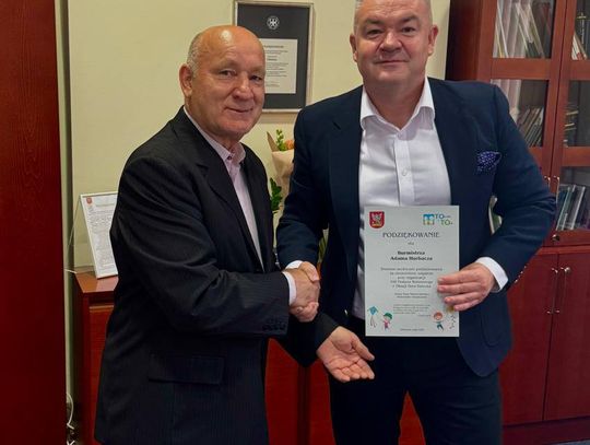 Przewodniczący dziękuje burmistrzowi, a burmistrz jemu
