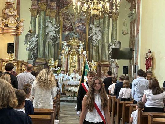 Katolicka SP w Oleśnicy zaczęła od mszy
