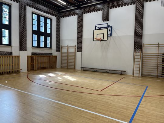 Nowa wykładzina w SP7 Oleśnica