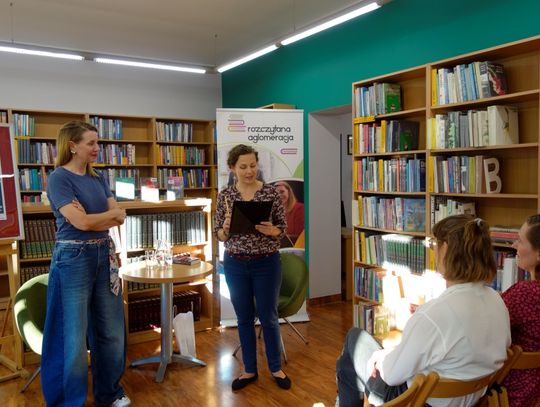 Autorka "Zdrajcy" w bibliotece w Oleśnicy