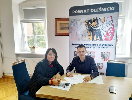 Radny Dobroszyc na spotkaniu ze starostą