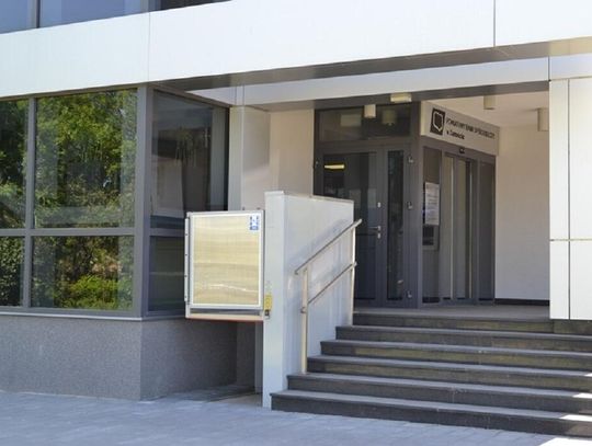 Likwidacja barier architektonicznych w Urzędzie Gminy Oleśnica