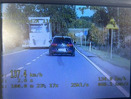 Policjanci z Oleśnicy zatrzymali 19-latka, który w terenie zabudowanym pędził 137 km/h