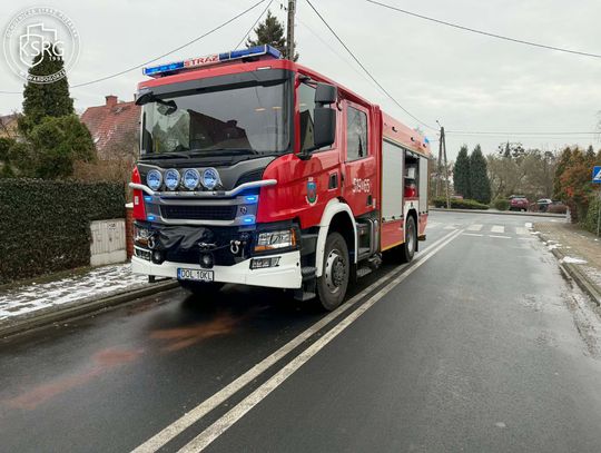 Substancja ropopochodna rozlana na drodze