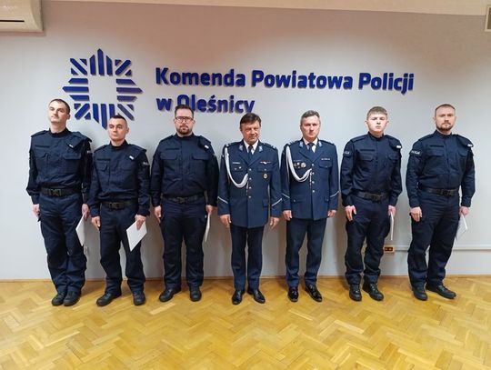 Uroczyste ślubowanie nowych funkcjonariuszy policji w Oleśnicy