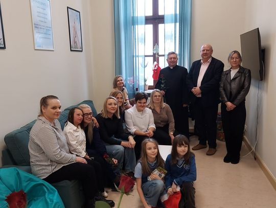 Uroczyste otwarcie odnowionych świetlic w internacie Caritasu