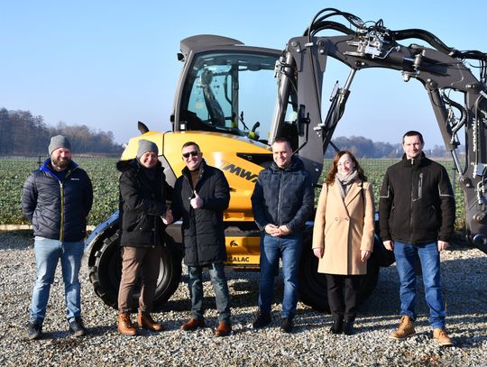 Koparka też może wzmocnić bezpieczeństwo Koparka też może wzmocnić bezpieczeństwo