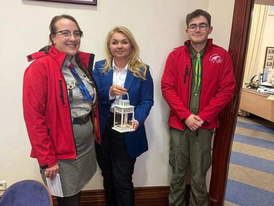 Harcerze ze Światłem Betlejemskim u wiceburmistrz Oleśnicy