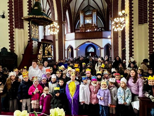 Mali królowie i księżniczki oddali pokłon Jezusowi. Parafia dziękuje za piękne świadectwo wiary