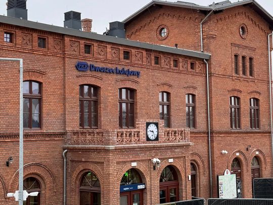 Czy dworzec PKP już zachwyca? Remont nabiera tempa i widać efekty!
