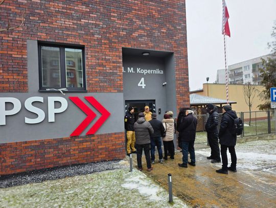 „Czadowa Straż” w Oleśnicy: strażacy rozdawali darmowe czujniki dymu i czadu