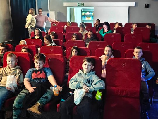 Dzieci z Solnik Małych i Strzałkowej w kinie OKiS – ferie pełne popcornu i animacji