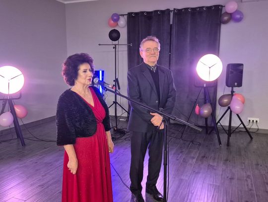 Tłusty czwartek w UTW Gminy Oleśnica: pączki, śmiech i karnawałowa radość do ostatniego okruszka!