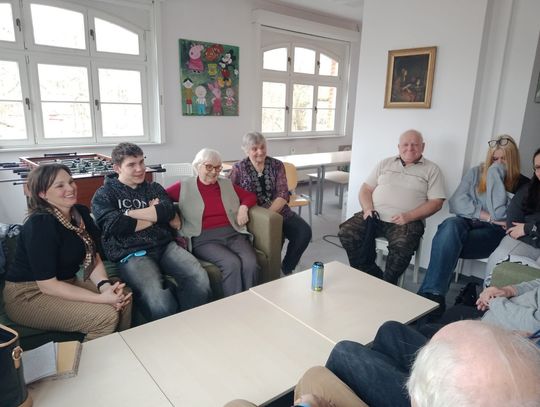 Młodzi z OHP i seniorzy z Dziennego Domu Senior+ rozpoczęli międzypokoleniowy projekt Młodzi z OHP i seniorzy z Dziennego Domu Senior+ rozpoczęli międzypokoleniowy projekt