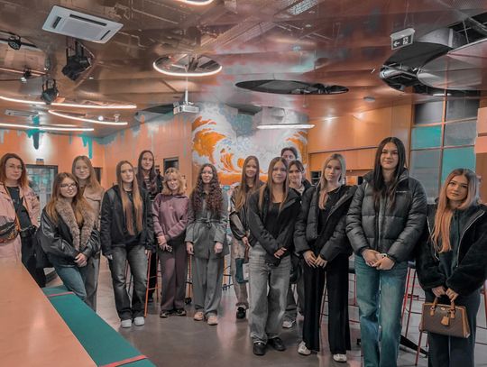 13 oleśnickich licealistów ruszyło na Erasmus+ do Budapesztu. Dwa tygodnie chemii i kreatywności! 13 oleśnickich licealistów ruszyło na Erasmus+ do Budapesztu. Dwa tygodnie chemii i kreatywności!