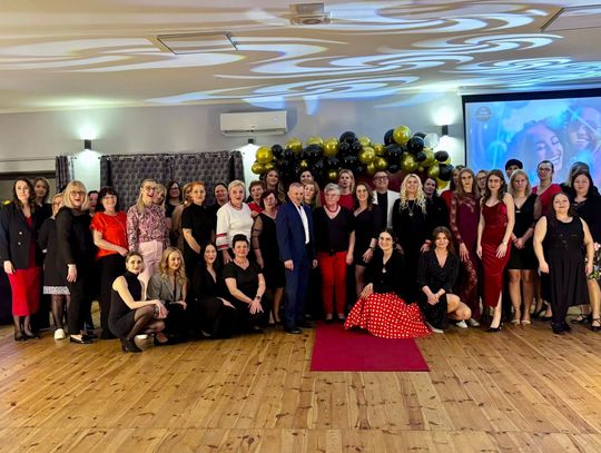 Niezapomniany Dzień Kobiet (ROLKA) Niezapomniany Dzień Kobiet (ROLKA)