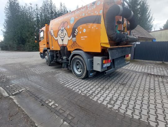 Gmina Oleśnica: zaczęło się wiosenne sprzątanie dróg