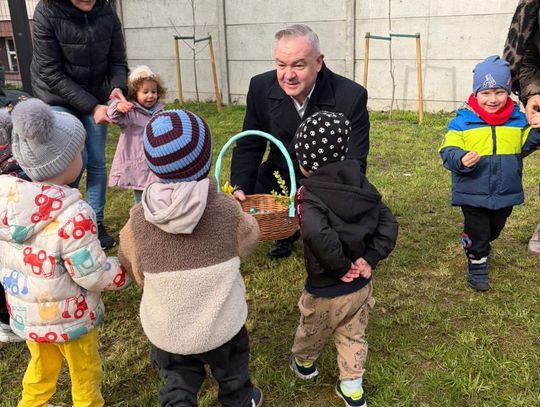 Wielkanocna przygoda w Oleśnicy! Maluszki tropią Zajączka w "Zielonym Zakątku”