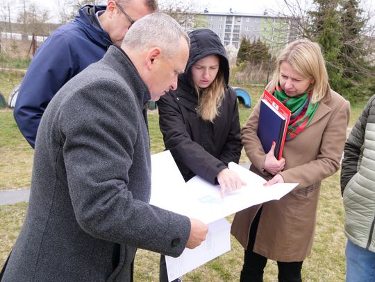 Syców zyska nowy park sportowy! Korty do padla i tenisa już w budowie