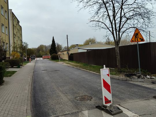 Mała modernizacja, wielka różnica! Nowa nawierzchnia na ulicy Mickiewicza