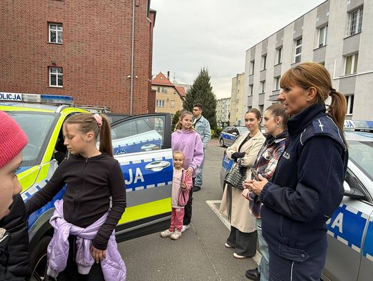 Harcerze w Komendzie Powiatowej Policji w Oleśnicy – edukacja i inspiracja dla młodych Harcerze w Komendzie Powiatowej Policji w Oleśnicy – edukacja i inspiracja dla młodych