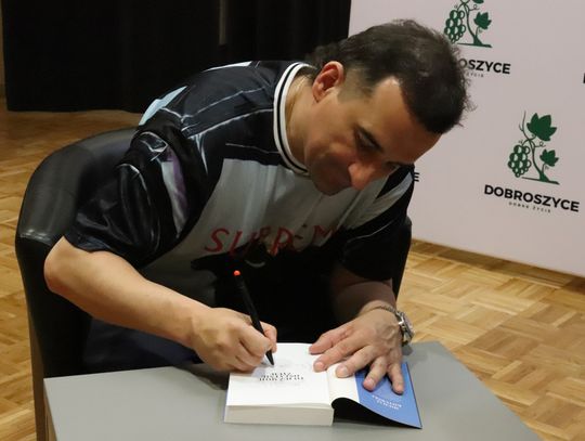 Michał Koterski w Dobroszycach: poruszająca opowieść o walce z nałogiem, która daje nadzieję