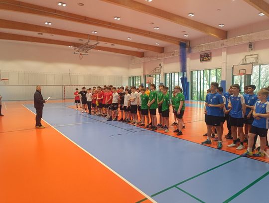 Szczypiorniści z Ligoty Polskiej triumfują! Złoto Powiatu w ich rękach