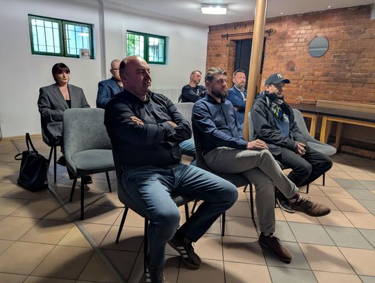 Lokal w Rynku, kręgielnia i wielka polityka