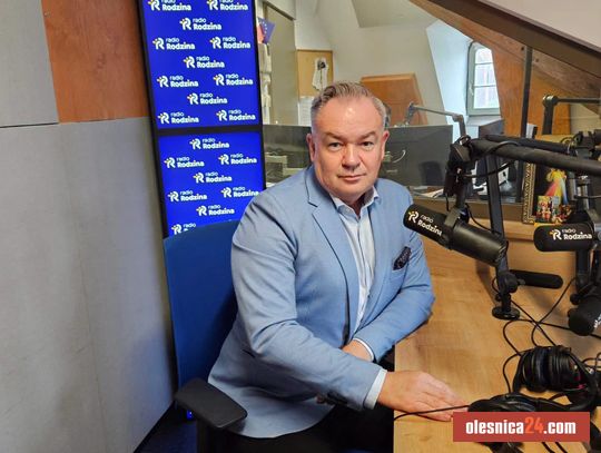 Burmistrz na radiowej antenie opowiada, jak miasto staje się letnią oazą
