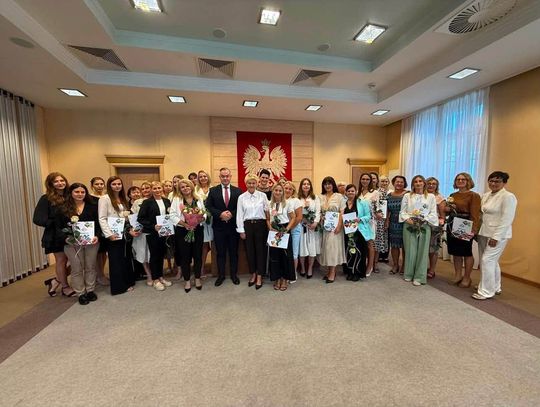 Awans i nominacja w oleśnickiej oświacie. Uroczystość w ratuszu