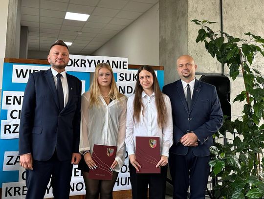 Tego nikt się nie spodziewał! Dyrektor mówił o dzwonku, gdy nagle rozległ się pierwszy sygnał