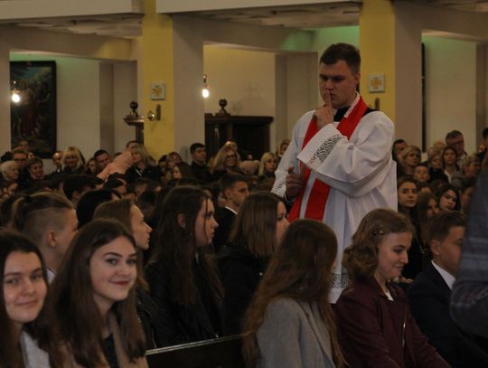 302 do bierzmowania w Oleśnicy