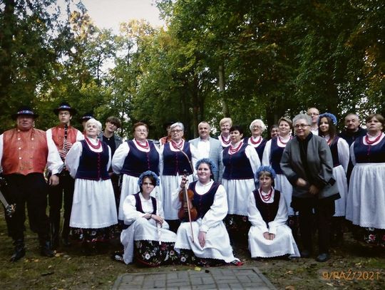 44 tysiące na stroje dla Sąsiadeczek z Dobrzenia