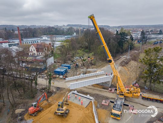 70 ton w powietrzu nad Twardogórą. Wyjątkowe widowisko z lotu ptaka