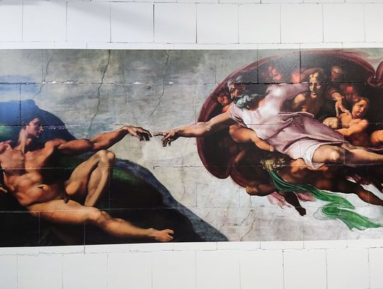 80 lat Biblioteki Publicznej w Oleśnicy: wielkoformatowa grafika powstaje na żywo