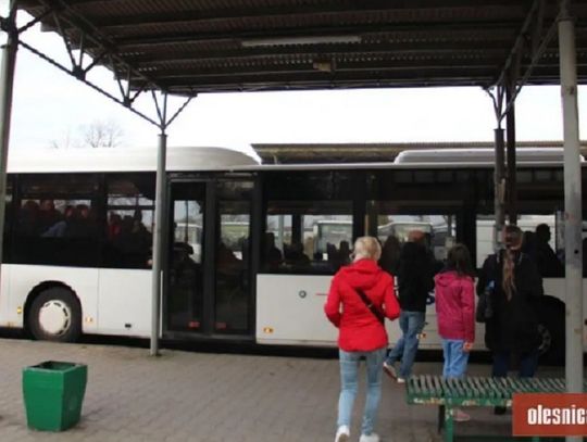 Agresja na linii 504. Kierowca wyłączył autobus i groził pasażerkom