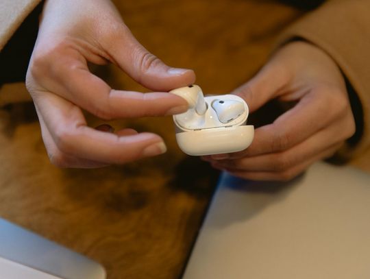 AirPodsy, czyli które słuchawki Apple warto wybrać?