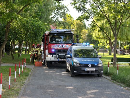 Akcja Policji, Pogotowia Ratunkowego i Straży Pożarnej na ul. Wojska Polskiego w Oleśnicy