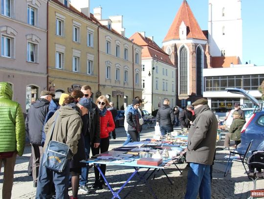 Amatorzy staroci na oleśnickim Rynku