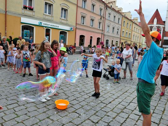 Bańkowe szaleństwo na Rynku w Oleśnicy