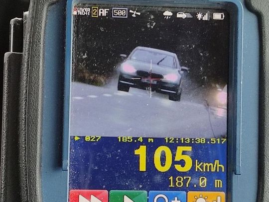 Bez uprawnień jechał 105 km/h w terenie zabudowanym